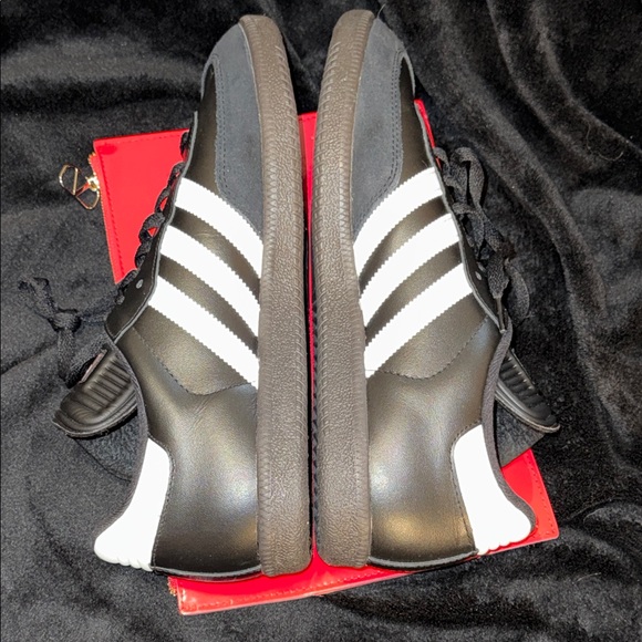 Adidas SAMBAS Black and White INDOOR SOCCER SHOES - Picture 13 of 17